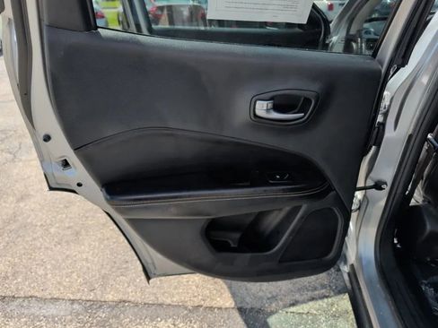 Used 2021 Jeep Compass Latitude FWD image 18
