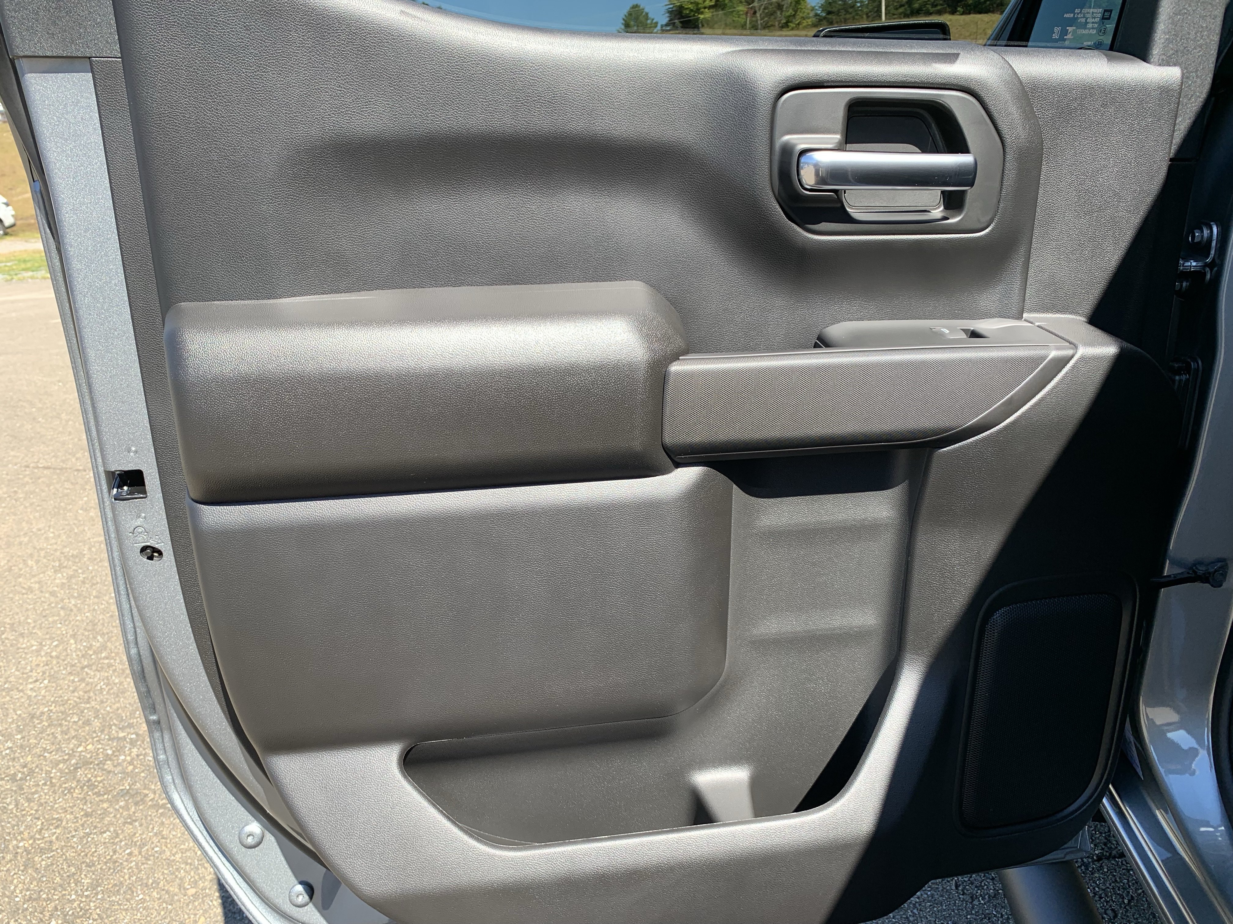 New 2026 Chevrolet Silverado 1500 Custom w/ Turbomax Blackout Package AWD/4WD image 18