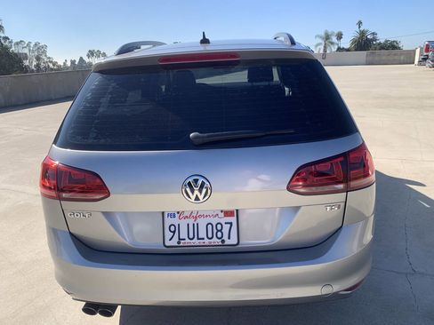 Used 2016 Volkswagen Golf S image 8