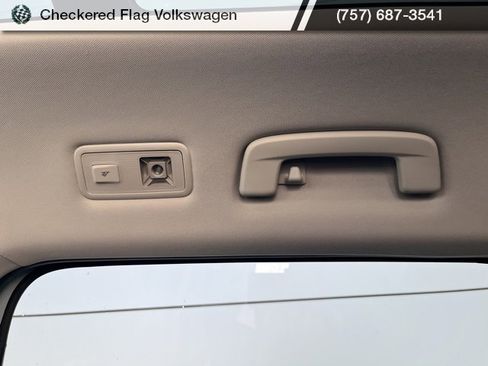 New 2025 Volkswagen Taos SE image 53