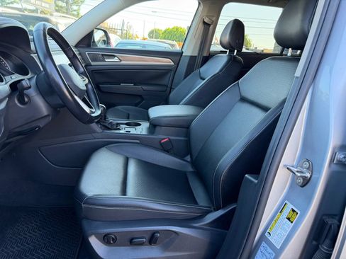 Used 2021 Volkswagen Atlas SE w/ Panoramic Sunroof Package FWD image 29