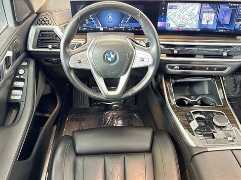Used 2023 BMW X7 xDrive40i AWD/4WD image 21