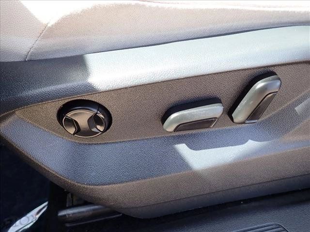 Used 2019 Volkswagen Tiguan SE w/ Panoramic Sunroof Package AWD/4WD image 13