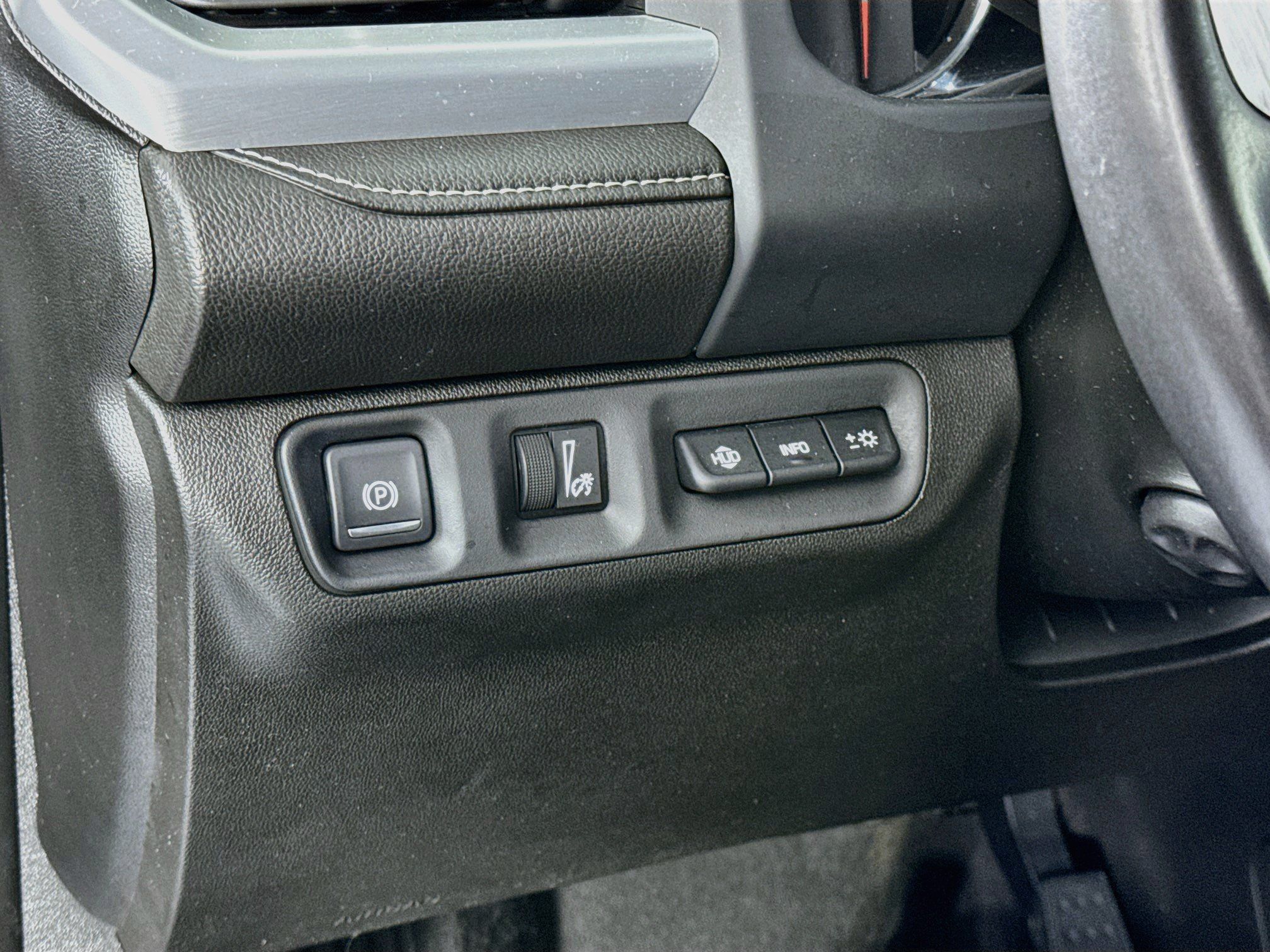 Used 2021 GMC Acadia SLT w/ Technology Package FWD image 10