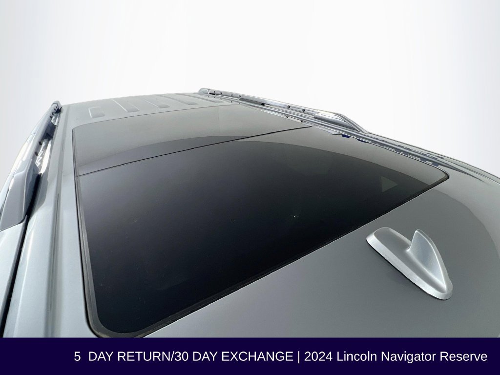 Used 2024 Lincoln Navigator Reserve AWD/4WD image 17