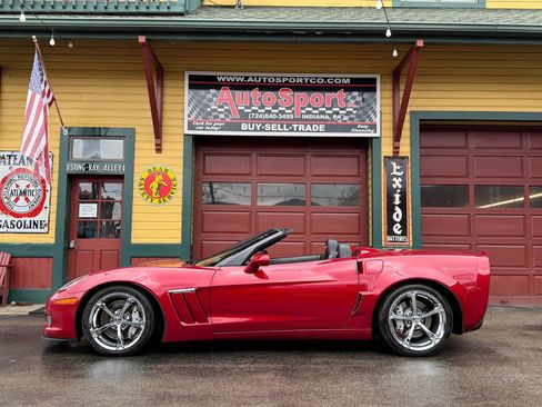 Used 2013 Chevrolet Corvette Grand Sport w/ 3LT Preferred Equipment Group image 14