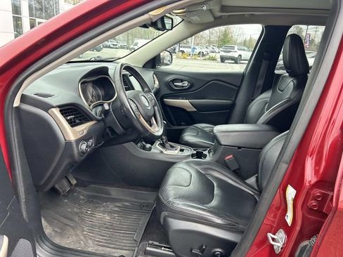 Used 2017 Jeep Cherokee Limited AWD/4WD image 13