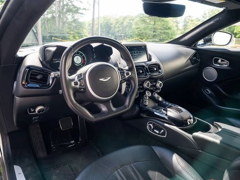 Used 2019 Aston Martin V8 Vantage Coupe RWD image 25