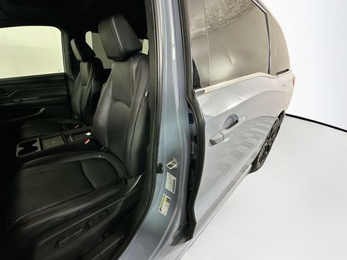 Used 2025 Honda Odyssey Sport-L image 12