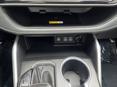 Used 2024 Toyota Highlander XLE image 28