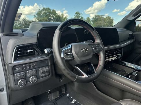 Certified 2025 Chevrolet Suburban RST w/ Advanced Technology Package AWD/4WD image 16