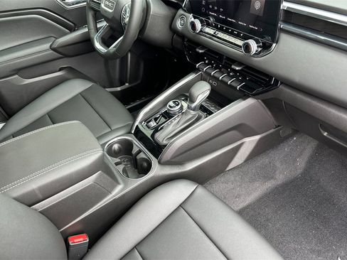 New 2025 GMC Canyon Elevation w/ Convenience Package image 13