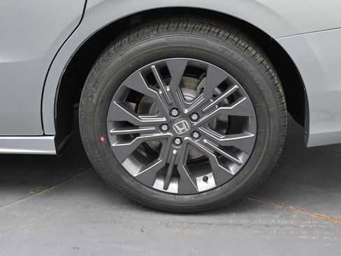 New 2026 Honda Odyssey Touring image 5