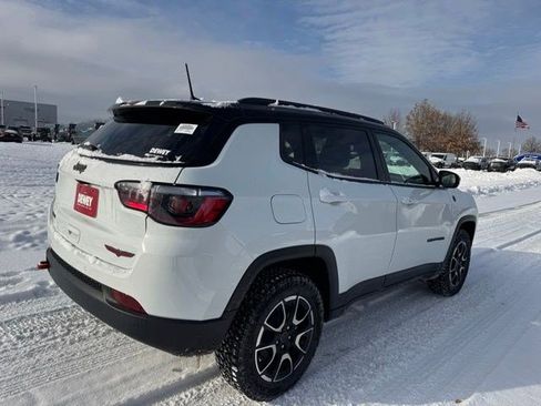 New 2026 Jeep Compass Trailhawk w/ Sun, Sound & Navigation Group AWD/4WD image 7