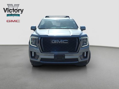 Used 2023 GMC Yukon Denali Ultimate AWD/4WD image 2
