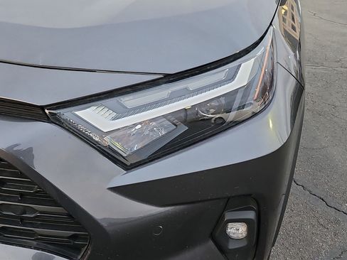 Used 2022 Toyota RAV4 XLE Premium image 13