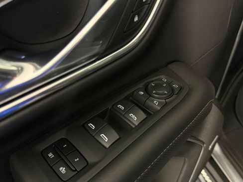 Used 2023 GMC Yukon AT4 w/ AT4 Premium Package AWD/4WD image 31