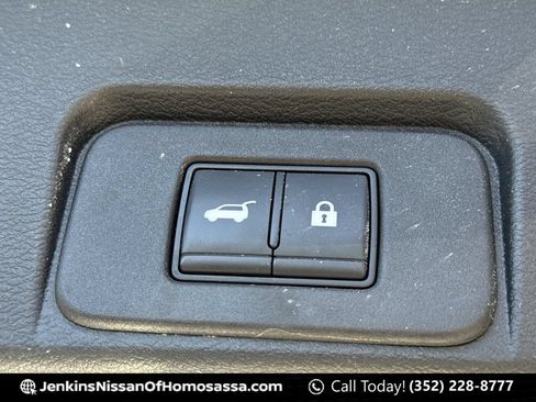 Certified 2021 Nissan Rogue Platinum FWD image 22