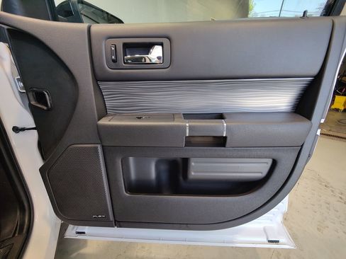 Used 2019 Ford Flex SEL w/ Equipment Group 202A AWD/4WD image 11