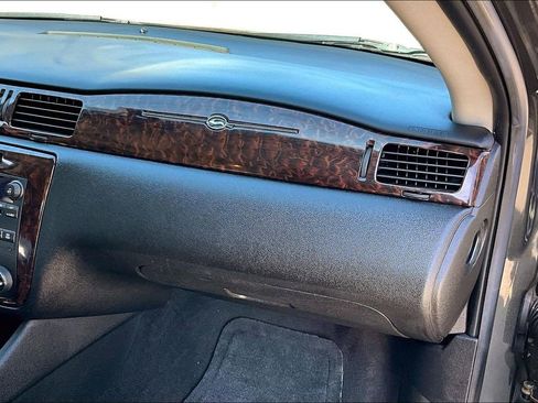 Used 2014 Chevrolet Impala LT w/ LT Sunroof Package image 20