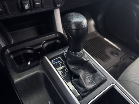 Used 2020 Toyota Tacoma SR5 image 21