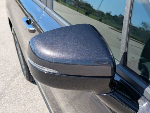 Certified 2025 Kia Carnival EX FWD image 12