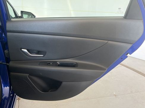 Used 2022 Hyundai Elantra SEL FWD image 28