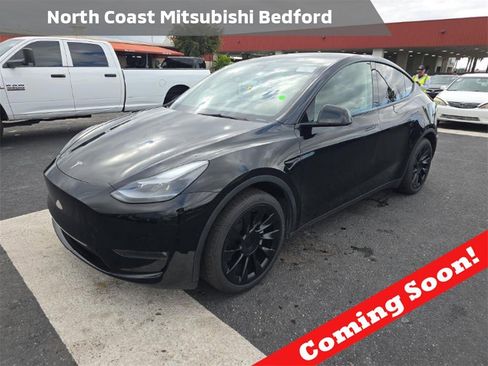 Used 2021 Tesla Model Y Long Range image 1