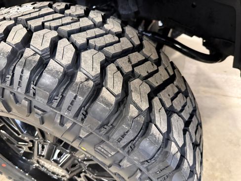 Certified 2024 RAM 2500 Big Horn w/ Sport Appearance Package image 5