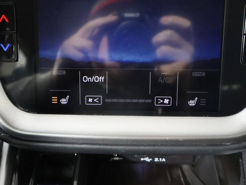 Used 2020 Subaru Legacy Premium image 40