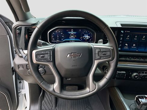 Used 2024 Chevrolet Silverado 1500 LT Trail Boss w/ Convenience Package II image 11