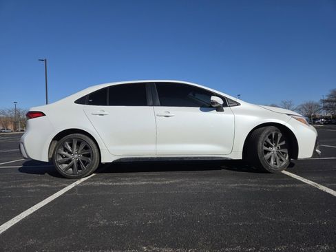 Used 2024 Toyota Corolla SE image 18