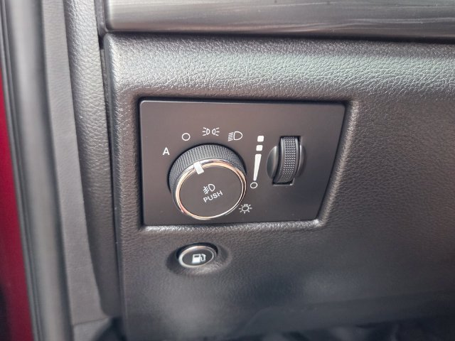 Used 2020 Jeep Grand Cherokee Altitude RWD image 29