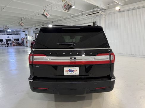 Used 2020 Lincoln Navigator L Reserve w/ Luxury Package image 5