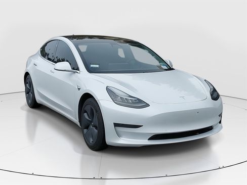 Used 2020 Tesla Model 3 Standard Range Plus image 3