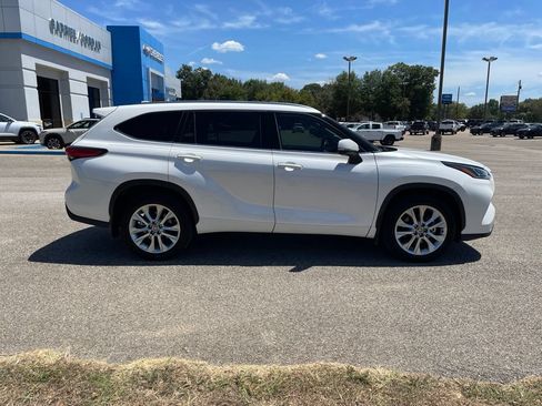 Used 2020 Toyota Highlander Limited FWD image 7