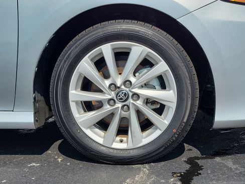 Used 2024 Toyota Camry LE image 5