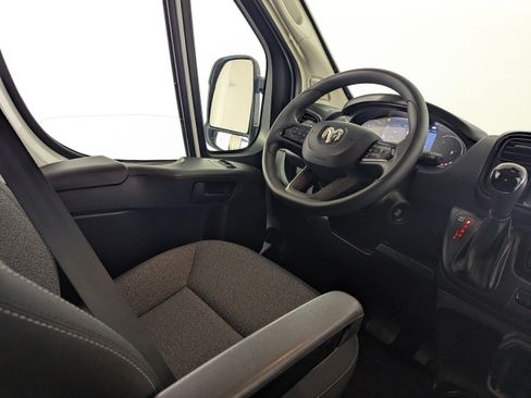 Used 2025 RAM ProMaster 2500 w/ U-Haul Equipment Group FWD image 20
