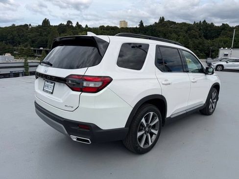 Certified 2024 Honda Pilot Elite image 7