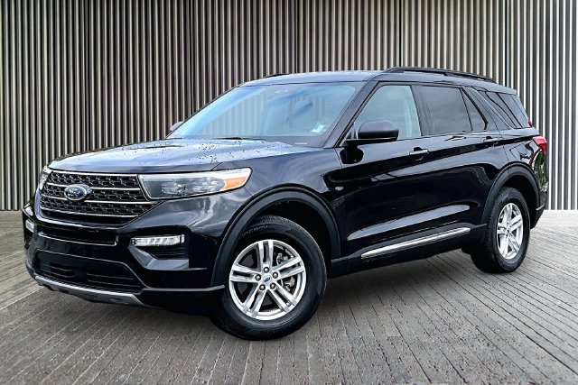 Used 2023 Ford Explorer XLT w/ Equipment Group 202A AWD/4WD image 1