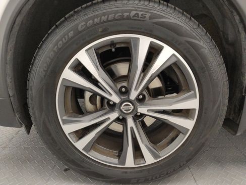 Used 2020 Nissan Rogue SV w/ Sun & Sound Touring Package FWD image 31