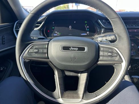 Used 2022 Jeep Grand Cherokee Limited 4xe AWD/4WD image 13