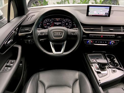 Used 2019 Audi Q7 3.0T Premium Plus w/ Premium Plus Package AWD/4WD image 6