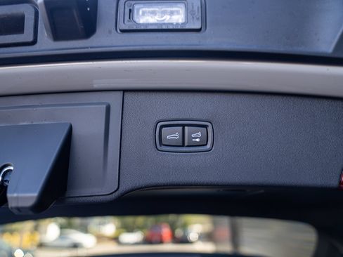 Certified 2025 Porsche Cayenne E-Hybrid AWD/4WD image 23