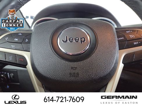 Used 2014 Jeep Grand Cherokee Laredo AWD/4WD image 23