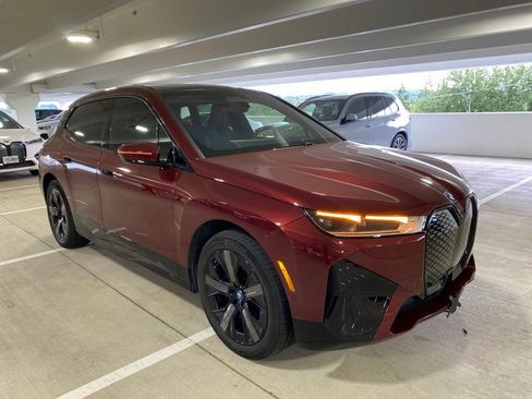 Used 2024 BMW iX xDrive50 w/ Premium Package AWD/4WD image 6
