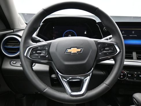 Used 2025 Chevrolet Trax LT w/ Driver Confidence Package FWD image 14