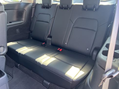 Certified 2023 Nissan Pathfinder Platinum AWD/4WD image 30