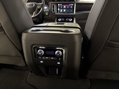 Used 2022 GMC Yukon Denali AWD/4WD image 28