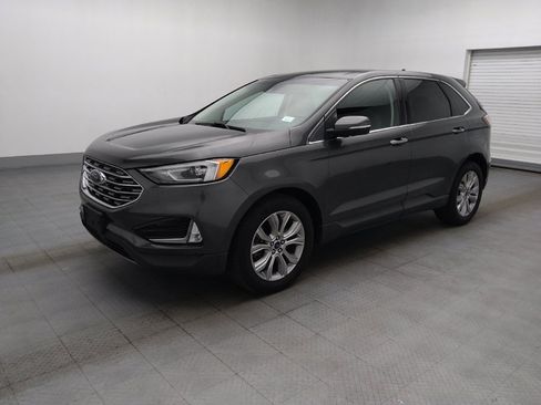 Used 2019 Ford Edge Titanium w/ Cold Weather Package AWD/4WD image 2